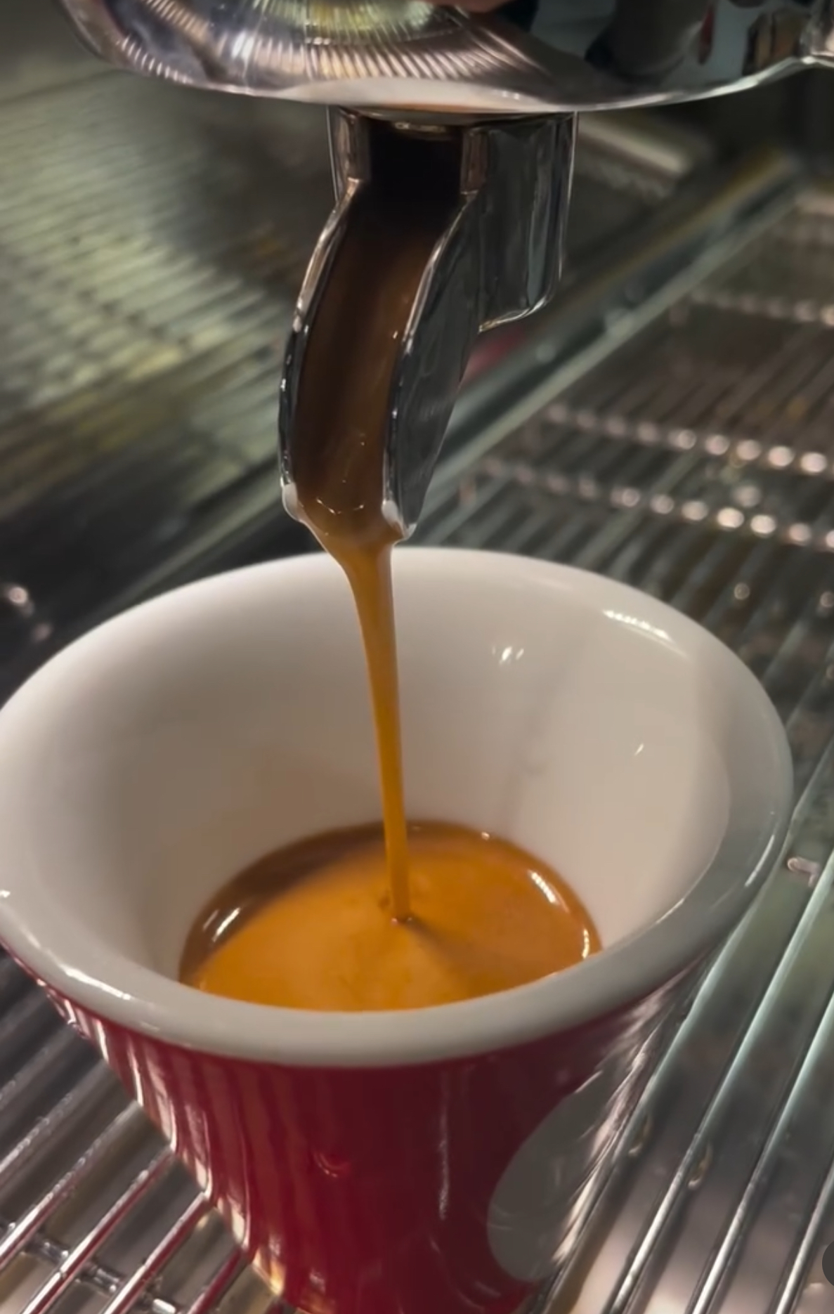Un ottimo caffè, vasta scelta di brioche o di torte casalinghe ogni giorno!